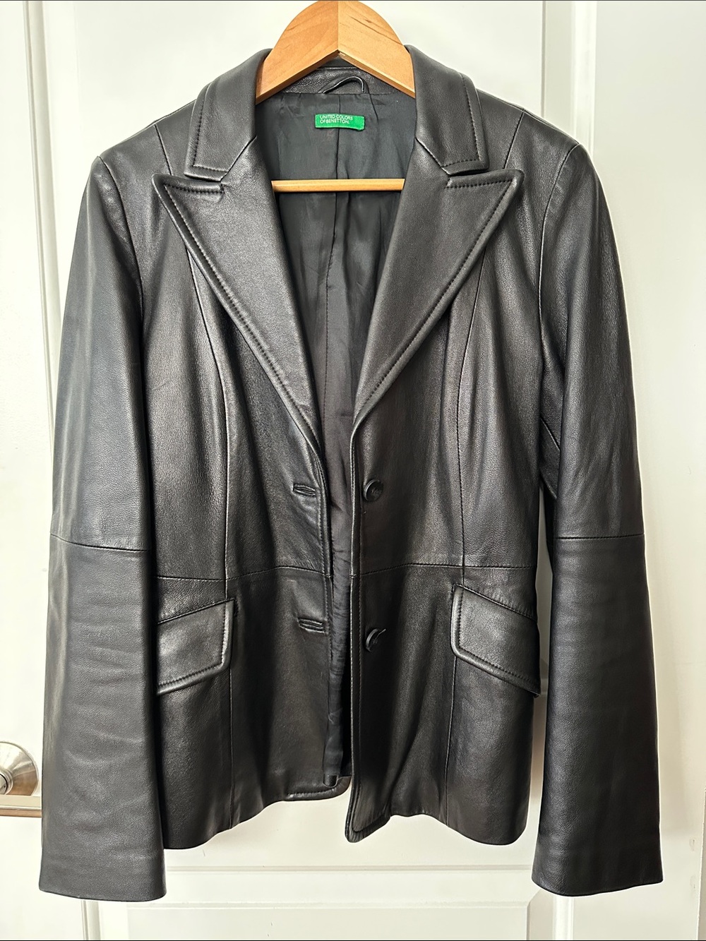 United Colors of Benetton  Leather Blazer Jacket – Size EU 44 🖤 Fits like an M
